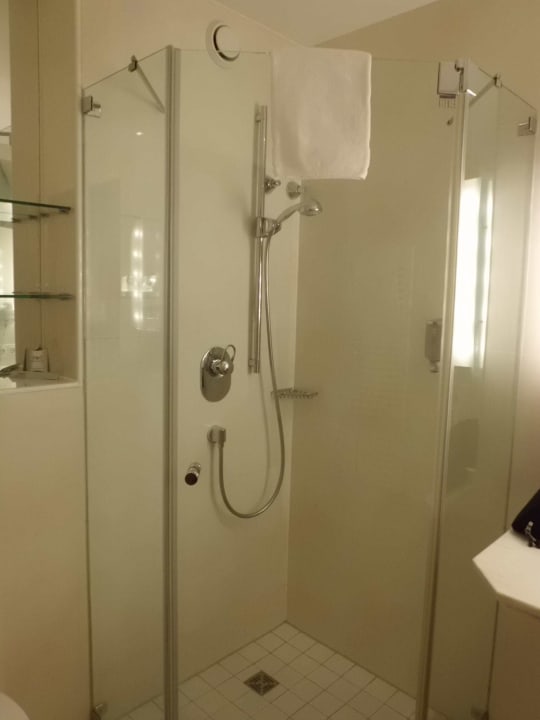Badezimmer Victor's Residenz-Hotel Berlin Mitte