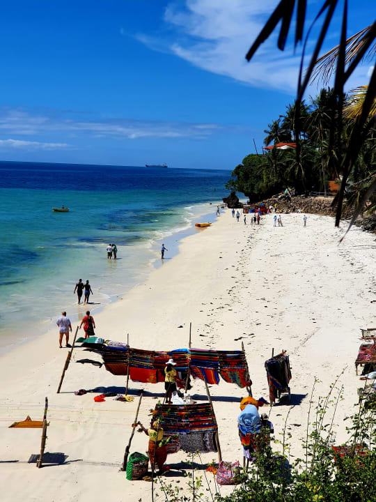 Strand Bahari Beach Hotel