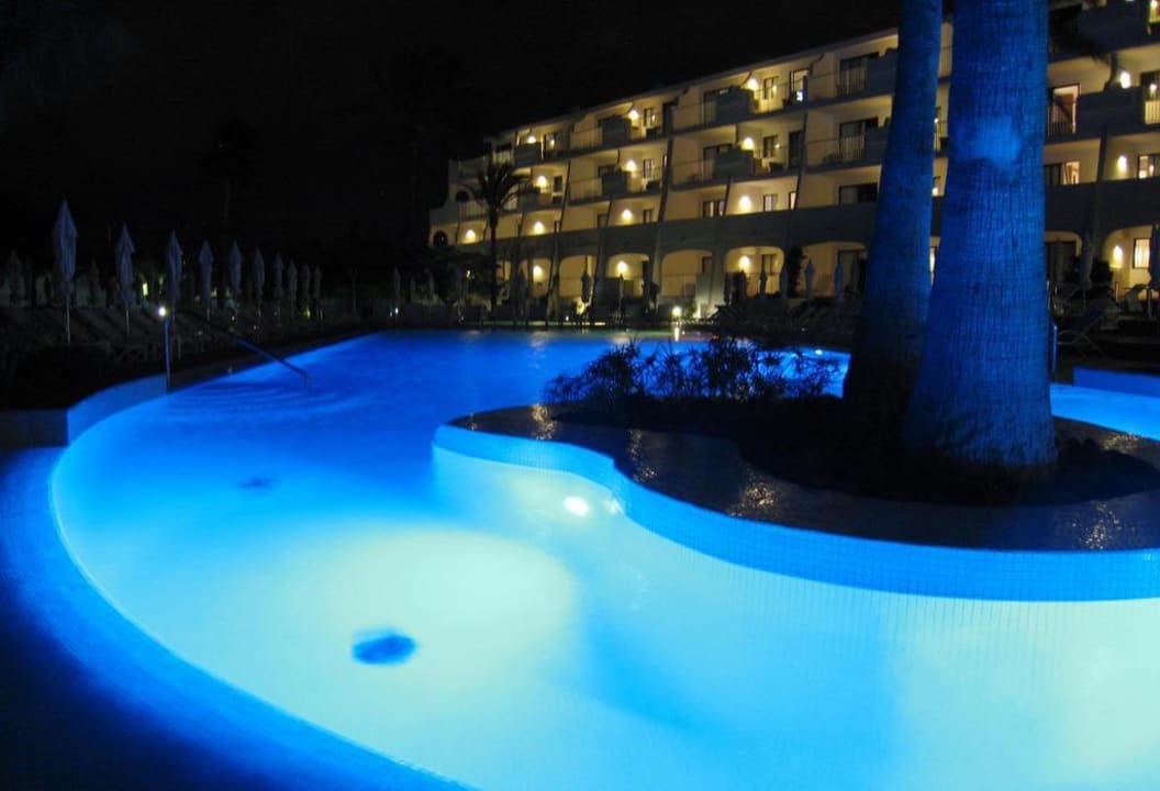 Pool and block A Sunprime Atlantic View