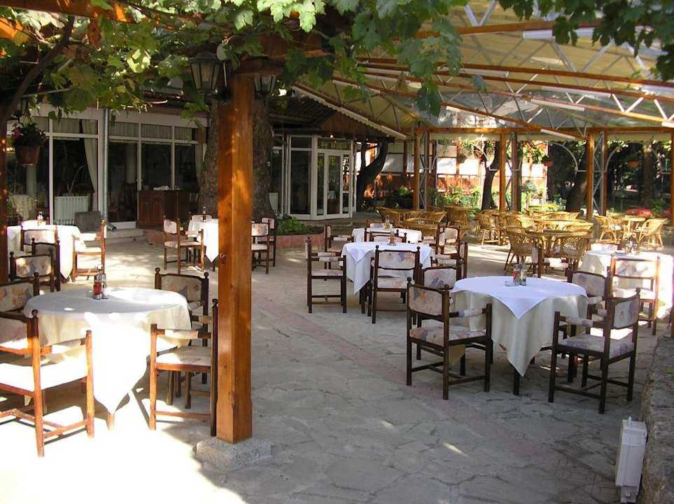 Terrasse Hotel Estreya Residence