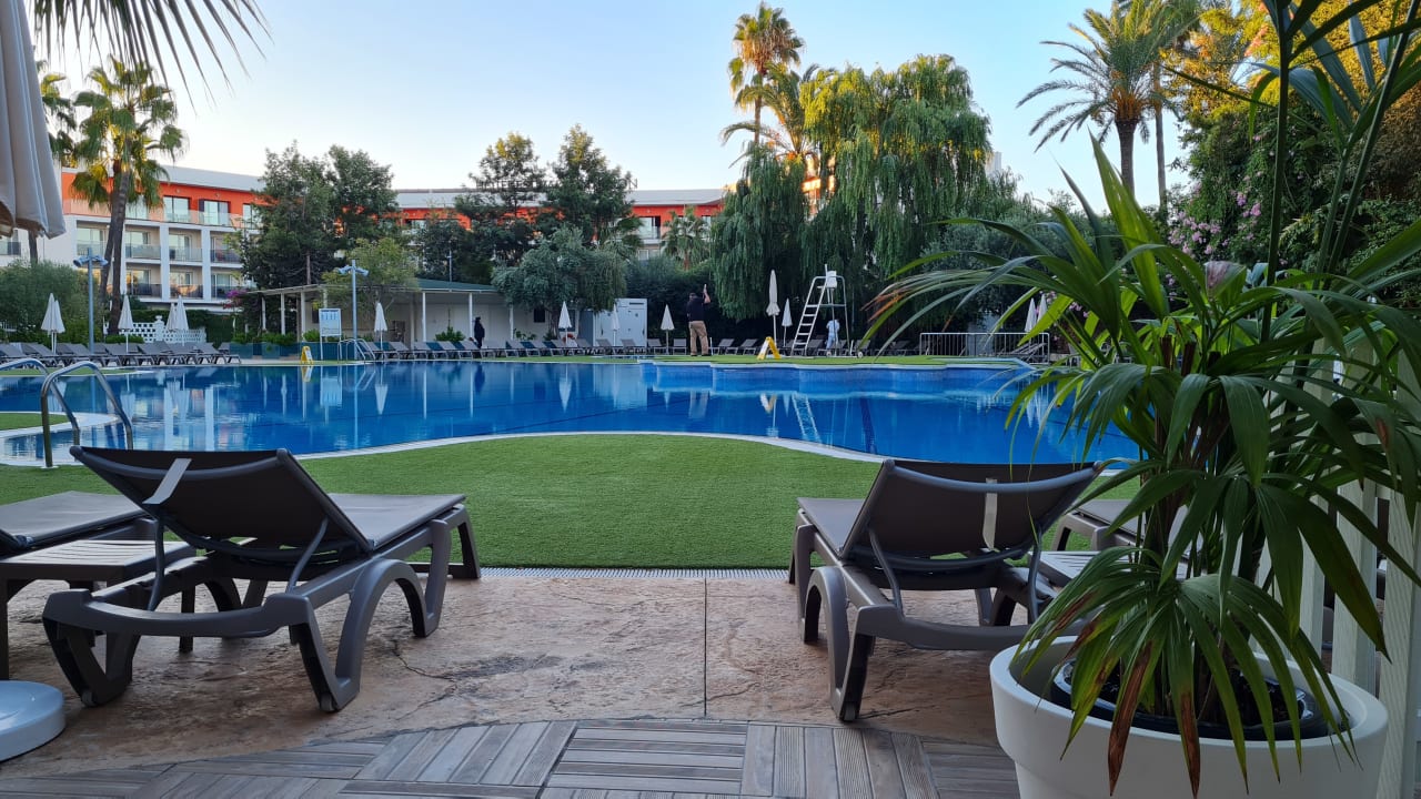 Pool H10 Cambrils Playa