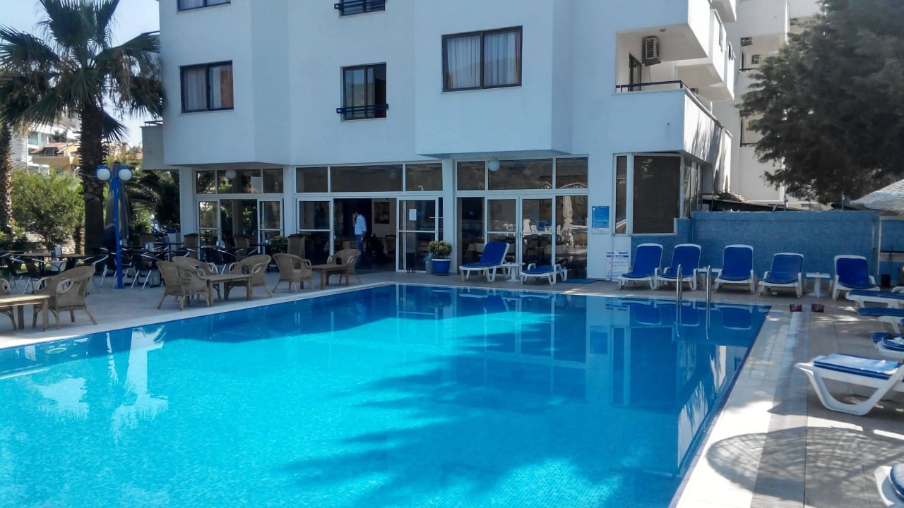 Basen przy hotelu Munamar Park Hotel by Oylum