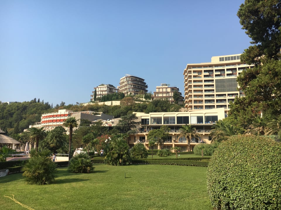 Gartenanlage Iberostar Waves Bellevue