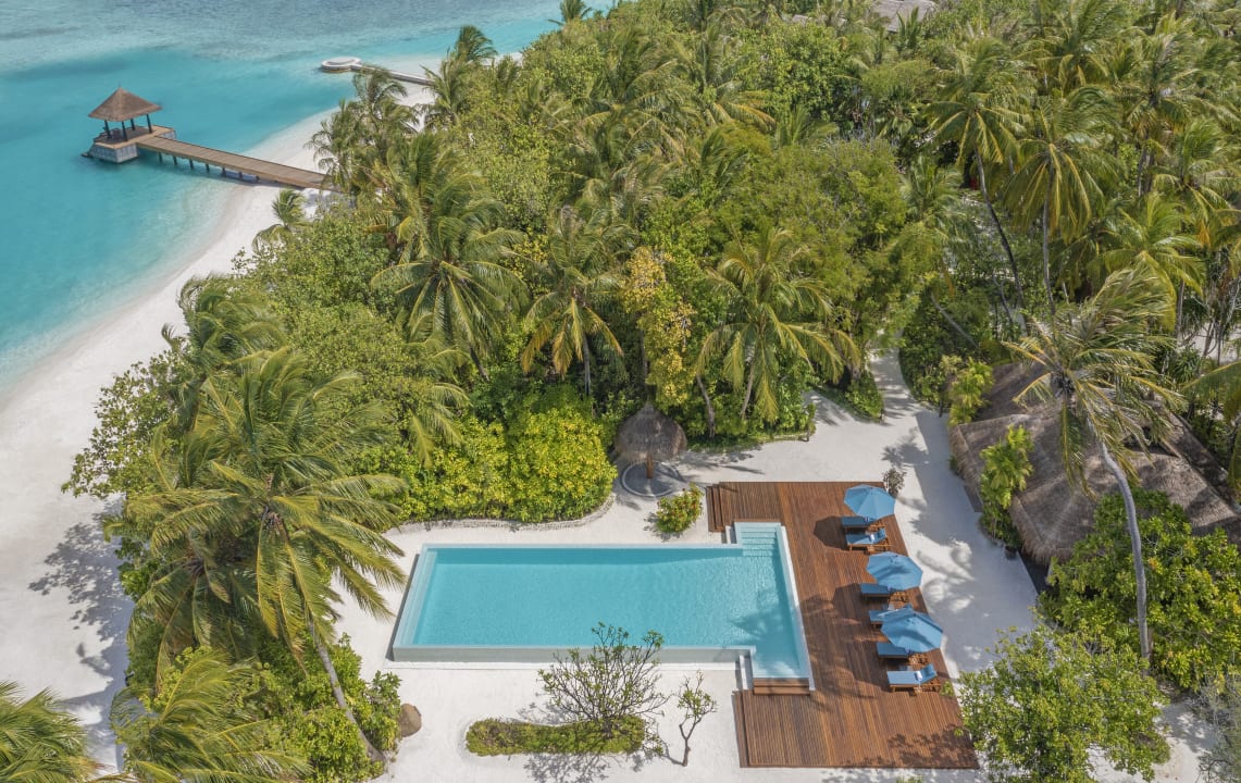 Pool Naladhu Private Island Maldives