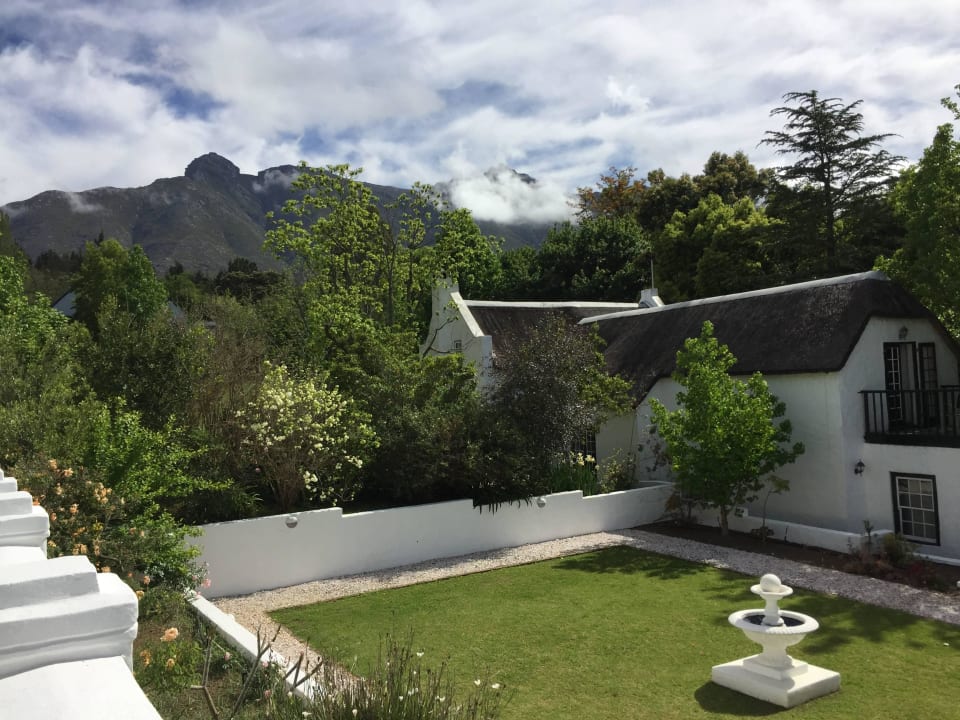 Großzügige Gartenanlage De Kloof Luxury Estate