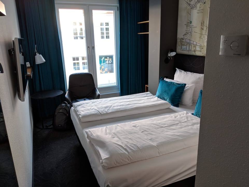 Zimmer Motel One Freiburg