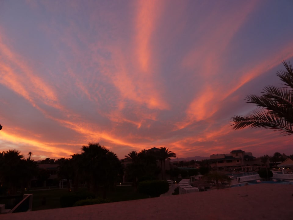 Sonnenuntergang im Westen Coral Sea Holiday Village