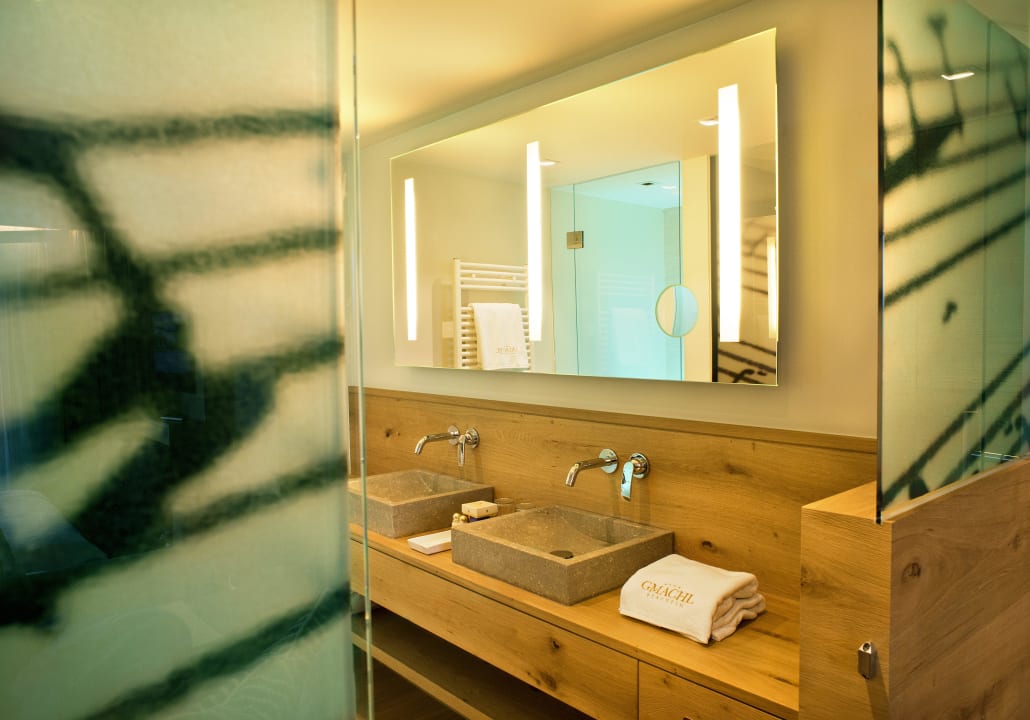 Badezimmer Hotel Gmachl Bergheim Genussdorf Gmachl - Hotel & Spa