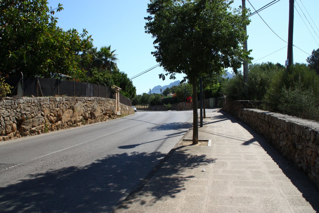 Weg nach Alcudia Altstadt. Prinsotel Mal Pas (Adults only)