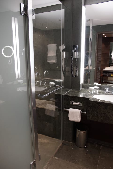 Badezimmer Kempinski Hotel Berchtesgaden
