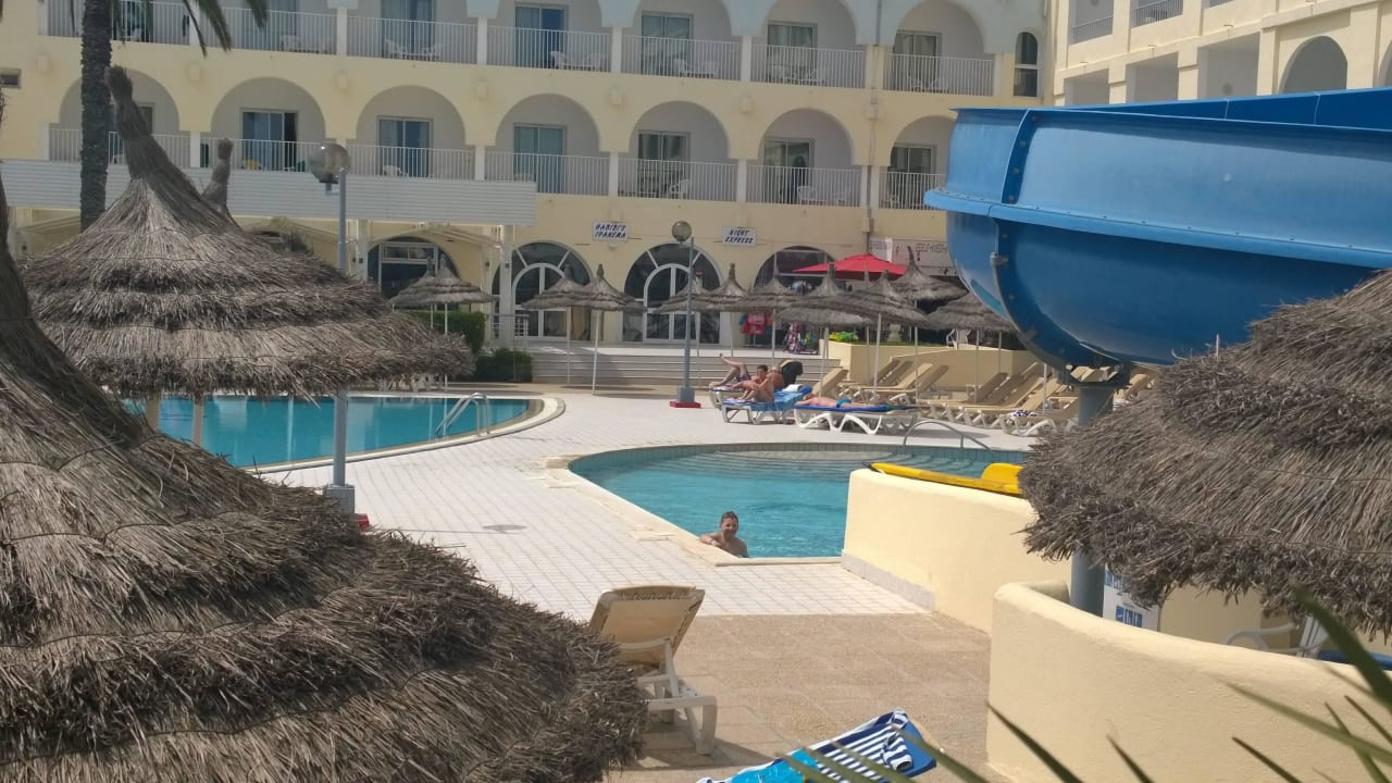 Innenpool mit Rutsche El Mehdi Beach Resort