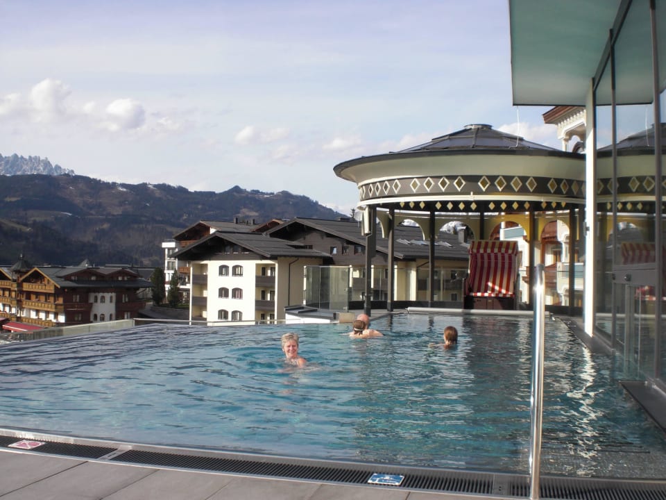 Roof-Top-Pool Alpina Alpendorf