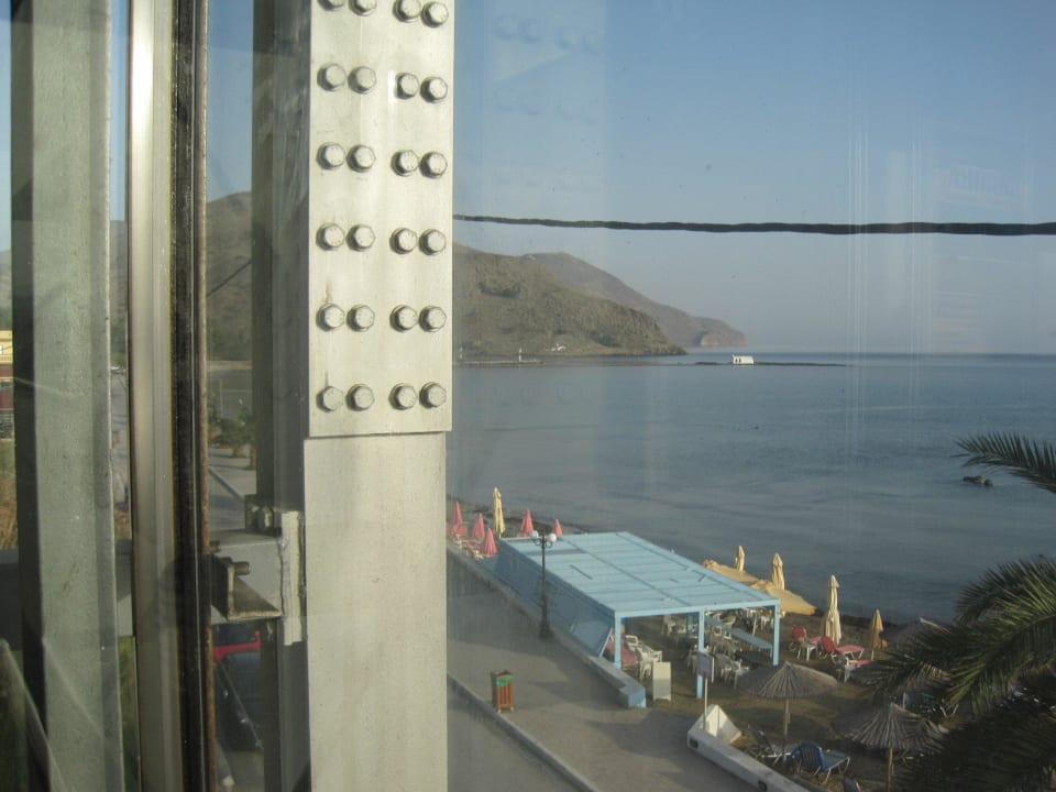 Blick aus dem gläsernen Fahrstuhl Hotel Corissia Princess