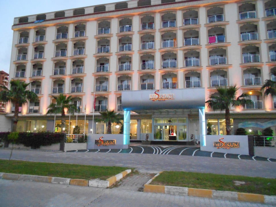 Eingang Hotel Sidekum