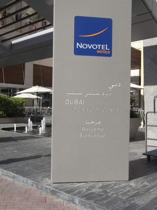 Eingang Novotel Deira Creekside Dubai