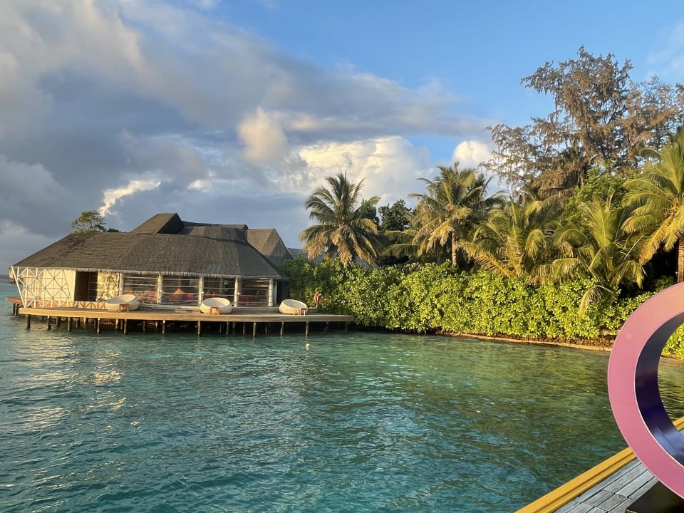 Außenansicht Centara Ras Fushi Resort & Spa Maldives