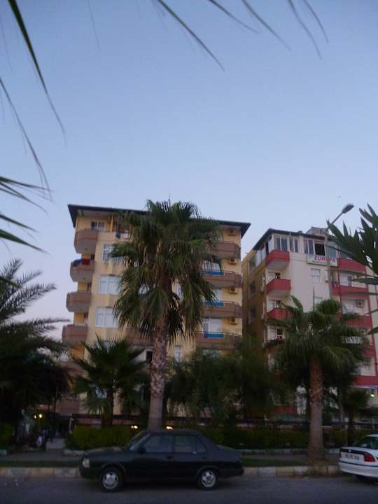 Das Hotel von außen. Semt Luna Beach Hotel