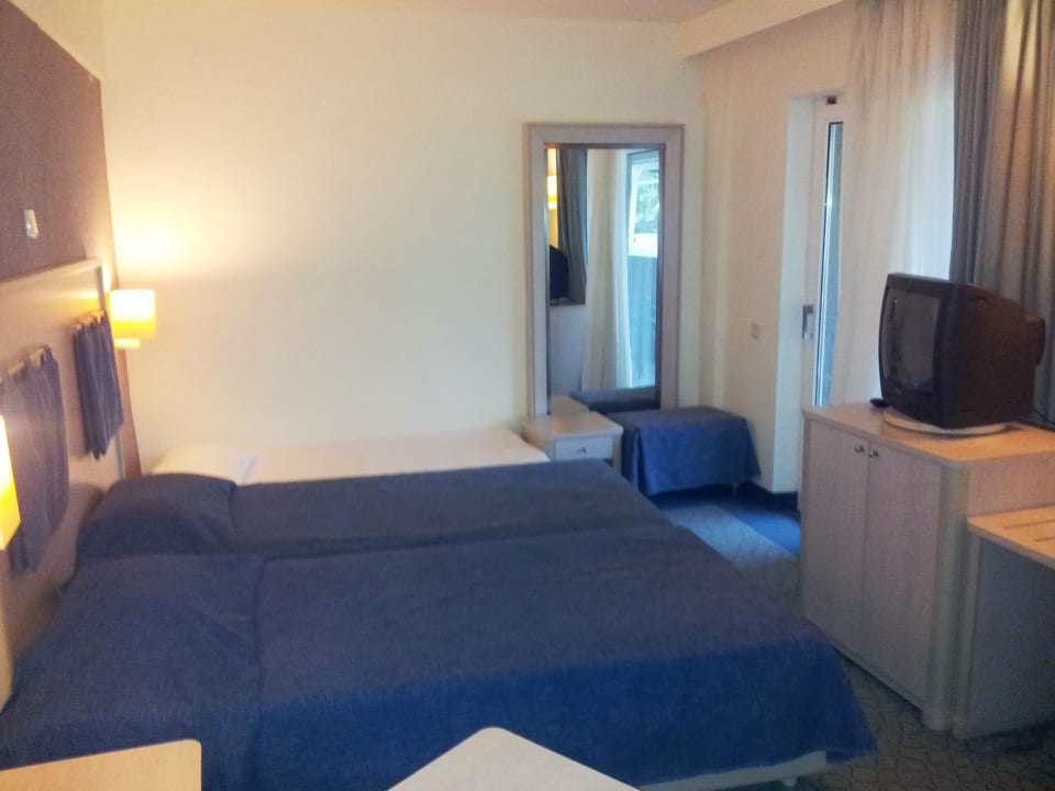 Very small room: 173 Hotel Dion Palace Resort and Spa