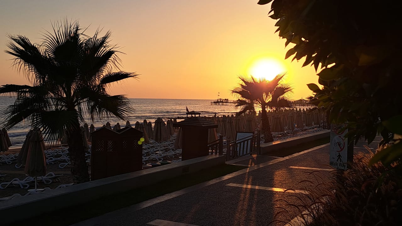 Strand Melas Resort Hotel