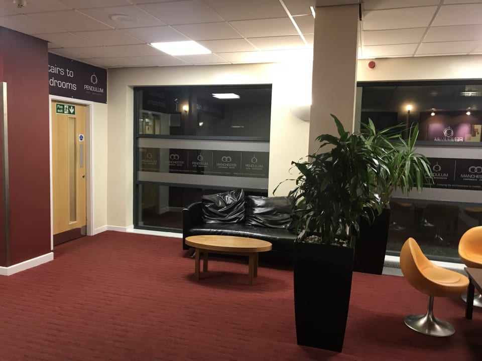 Lobby Pendulum Hotel