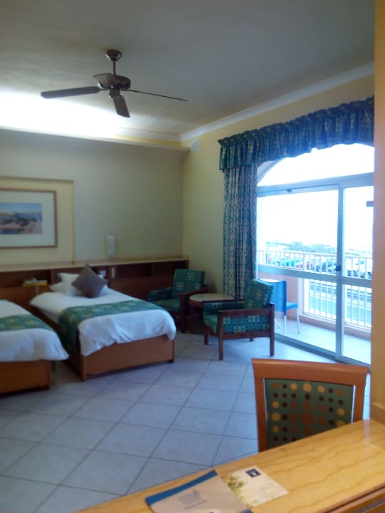 Zimmer Paradise Bay Resort Hotel