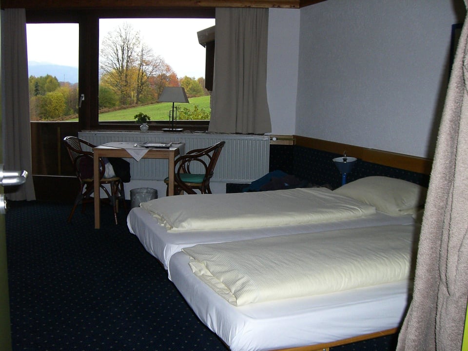 Unser Zimmer - Blick Richtung Balkon Landhotel Magdalenenhof