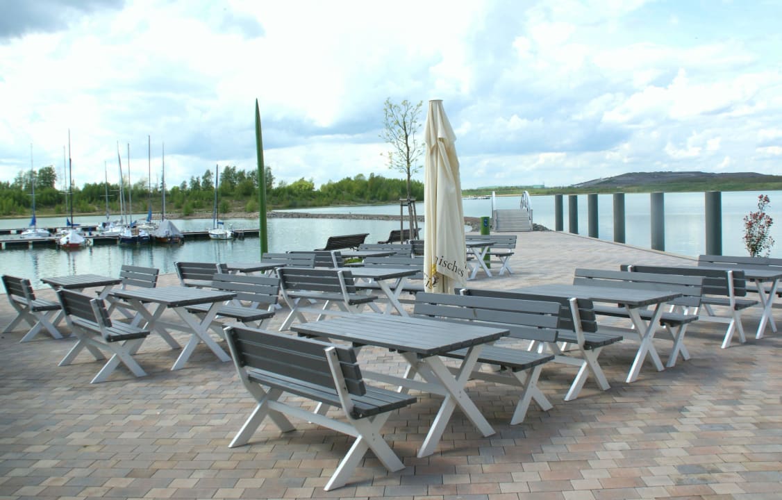 Biergarten "Strandgut" LAGOVIDA Ferienresort am Störmthaler See