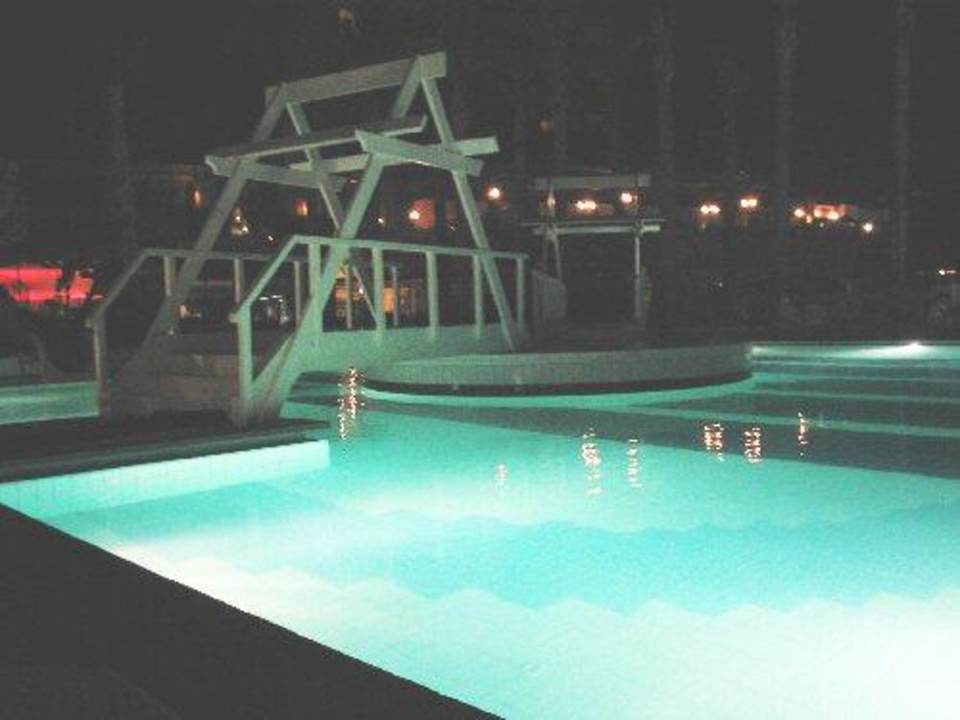 Freizeitpool bei Nacht! Sealife Buket Resort & Beach