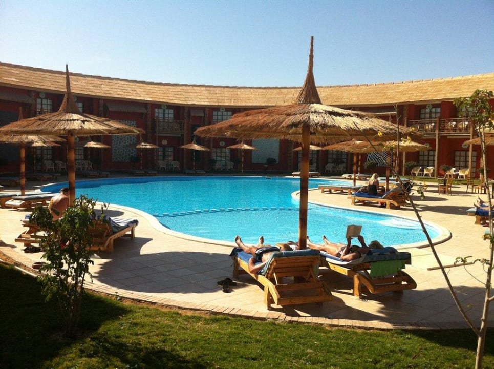 Noch ein schöner Pool Pickalbatros Alf Leila Wa Leila Resort - Neverland Hurghada