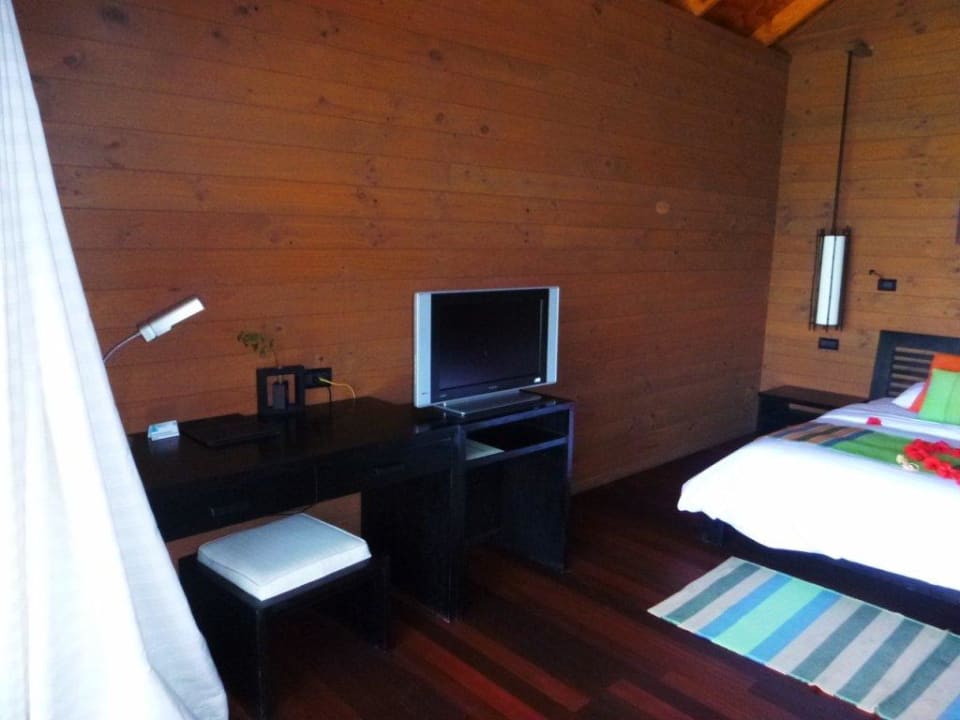 Der TV blieb die ganzen 10 Tage unberührt Meeru Maldives Resort Island