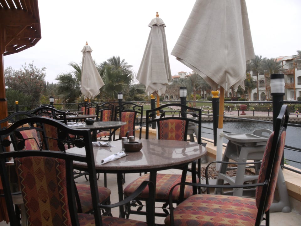 Unser Lieblingstisch....im Hauptrestaurant Pickalbatros Dana Beach Resort - Hurghada