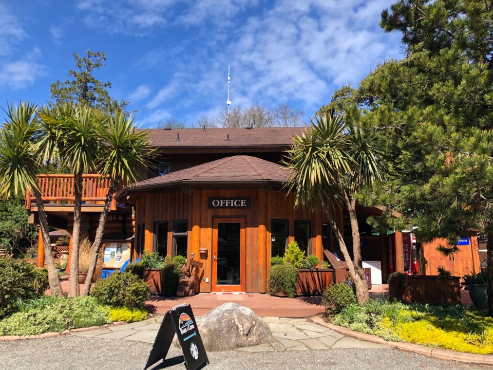 Lobby Resort Crystal Cove Beach