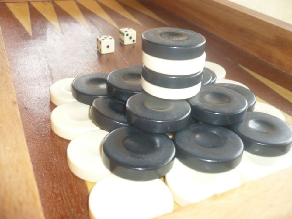 Backgammon im Shisharestaurant Sentido Caribbean World Soma Bay