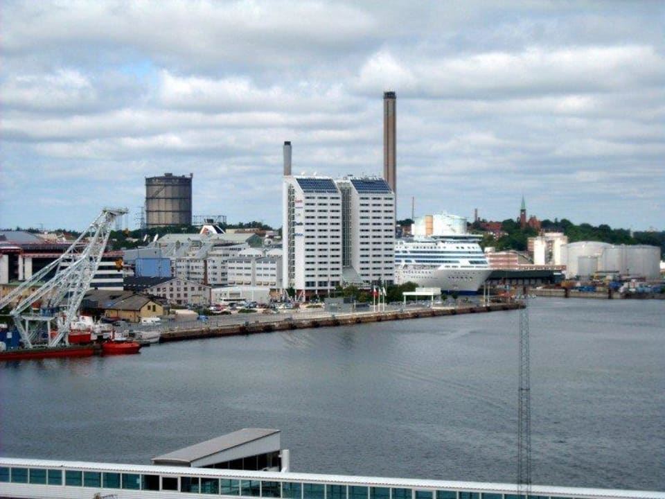 Hotel vom Schiff aus fotografiert Scandic Hotel Ariadne