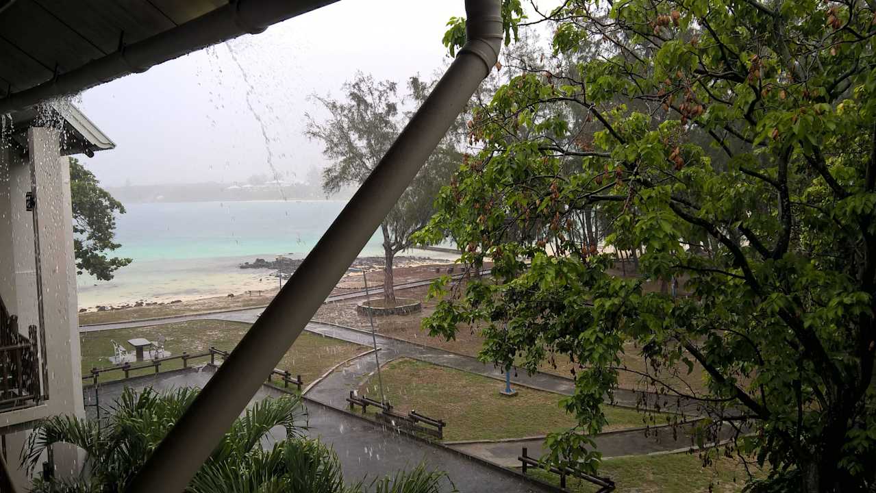 Zyklon Carlos schickt Regen Le Peninsula Bay Beach Resort & Spa