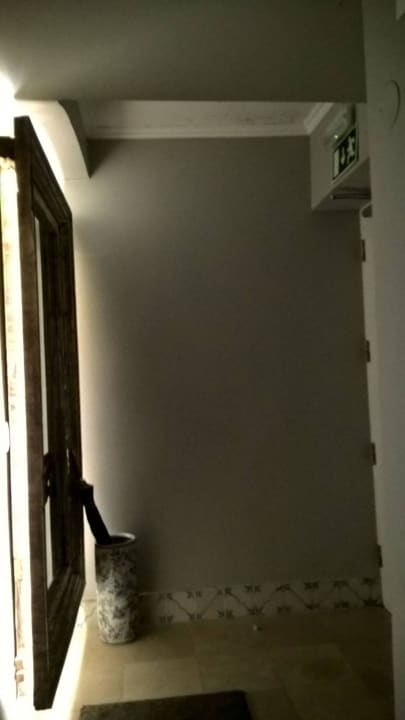 Verschimmelte Decke Quinta de Sao Tadeu by Casa das Campainhas