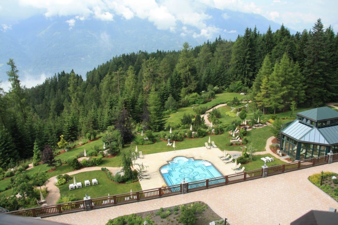 Garten mit Pool Interalpen-Hotel Tyrol