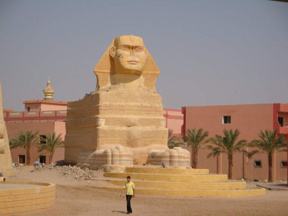 Nachbauten Luxor und Kairo Pickalbatros Alf Leila Wa Leila Resort - Neverland Hurghada