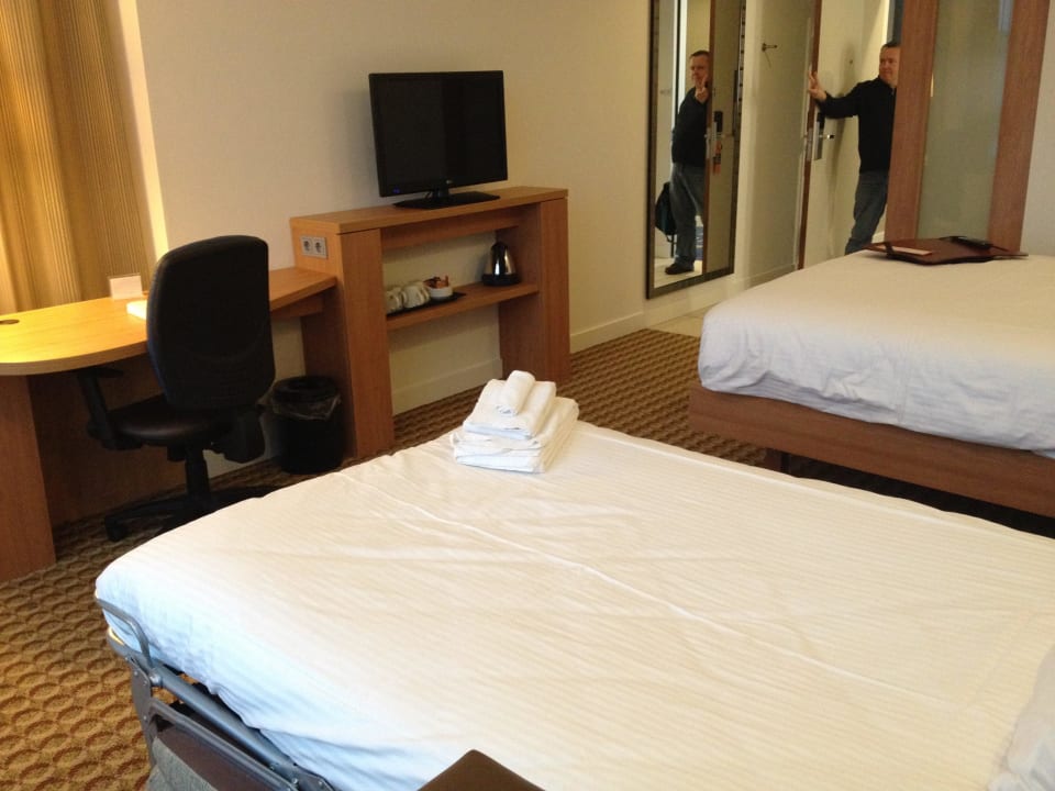 Zimmer Hampton by Hilton Amsterdam / Arena Boulevard