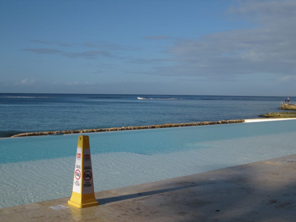 Pool Hotel Viva Dominicus Beach by Wyndham - All Inclusive Resort