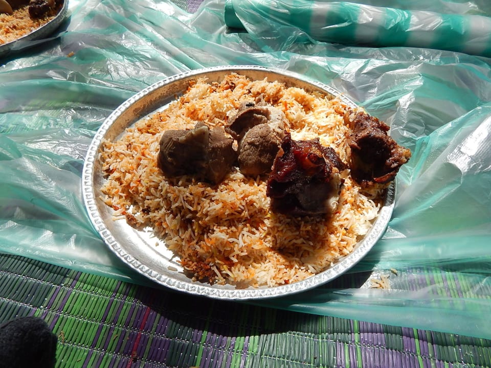 Kamelfleisch mit Reis Wyndham Garden Salalah Mirbat