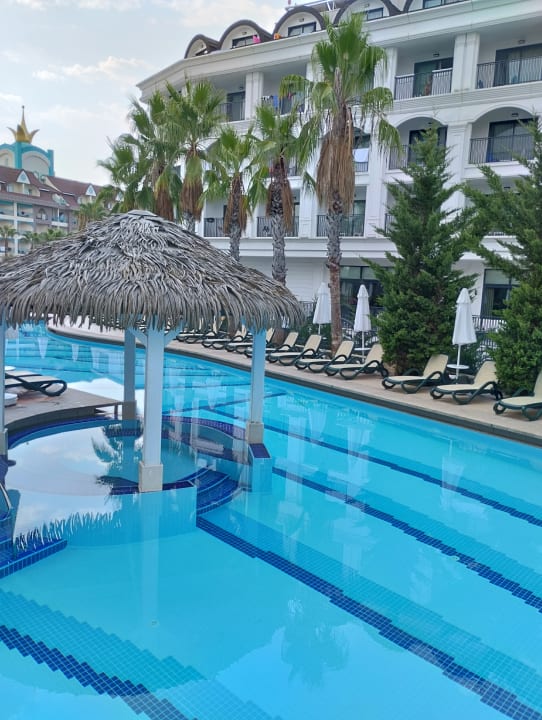 Pool Well Palace Side