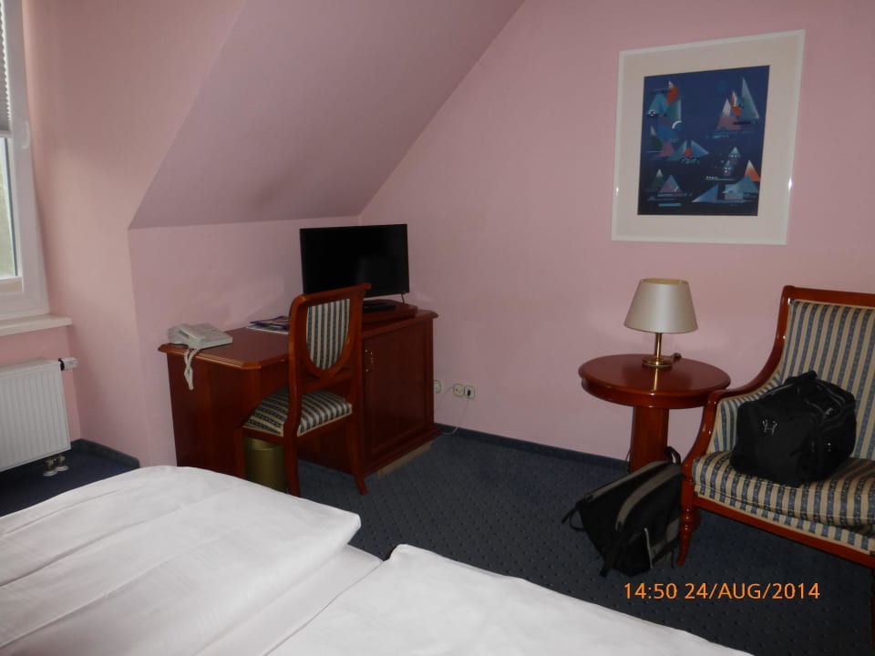 Standard-Doppelzimmer 330 unterm Dach Residenz Seehotel Berlin Brandenburg