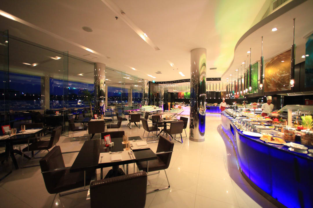 Gastro Ramada Plaza by Wyndham Bangkok Menam Riverside