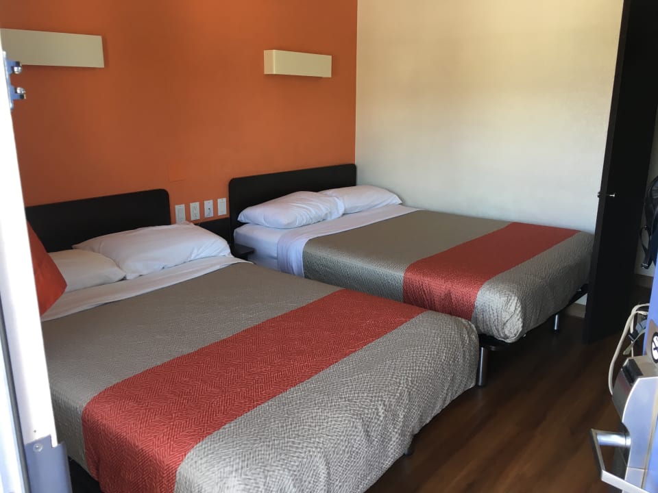 Zimmer Motel 6 Santa Barbara - State Street