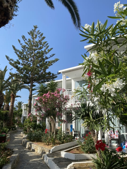 Gartenanlage HARPIN Happy Days Beach Hotel