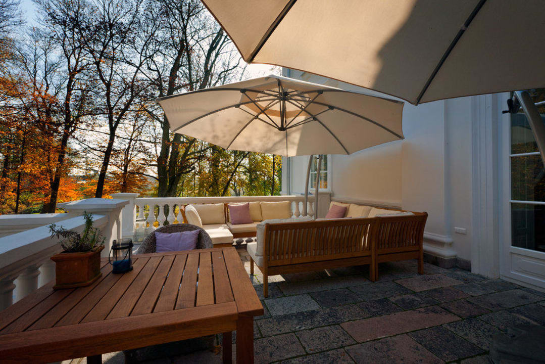 Taras Palast Cieleśnica