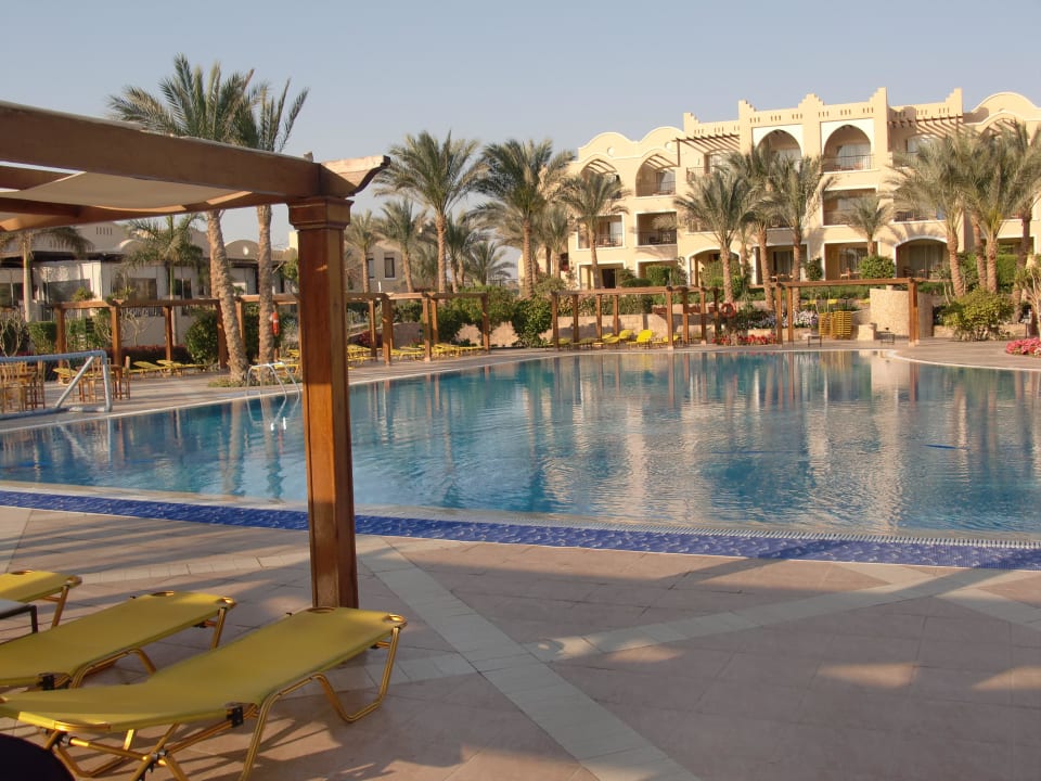 Pool: immer gut beheizt Hotel JAZ Makadi Star & Spa