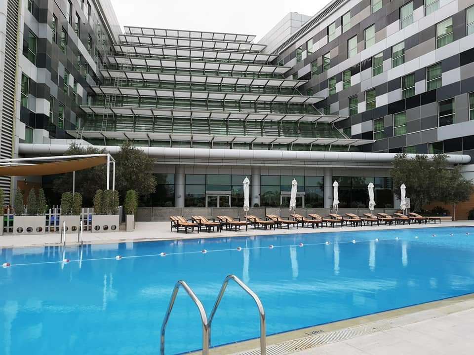 Pool Oryx Airport Hotel