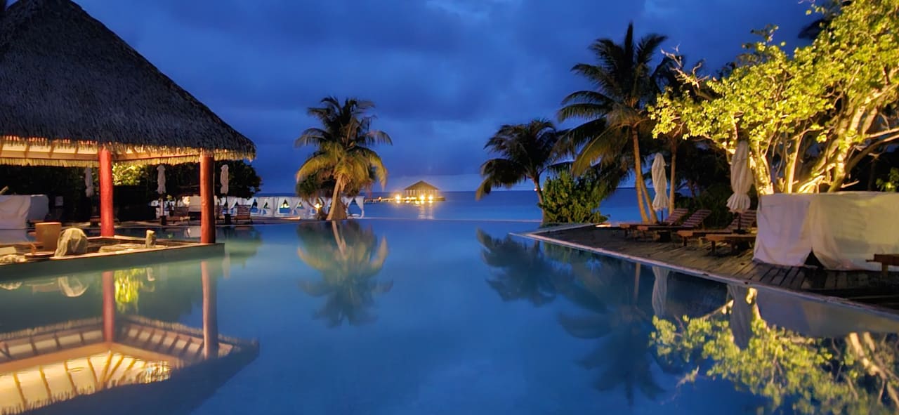 Pool Adaaran Select Meedhupparu Island Resort - Premium All Inclusive